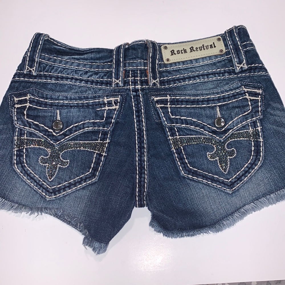 Rock Revival 27 Scarlett short
